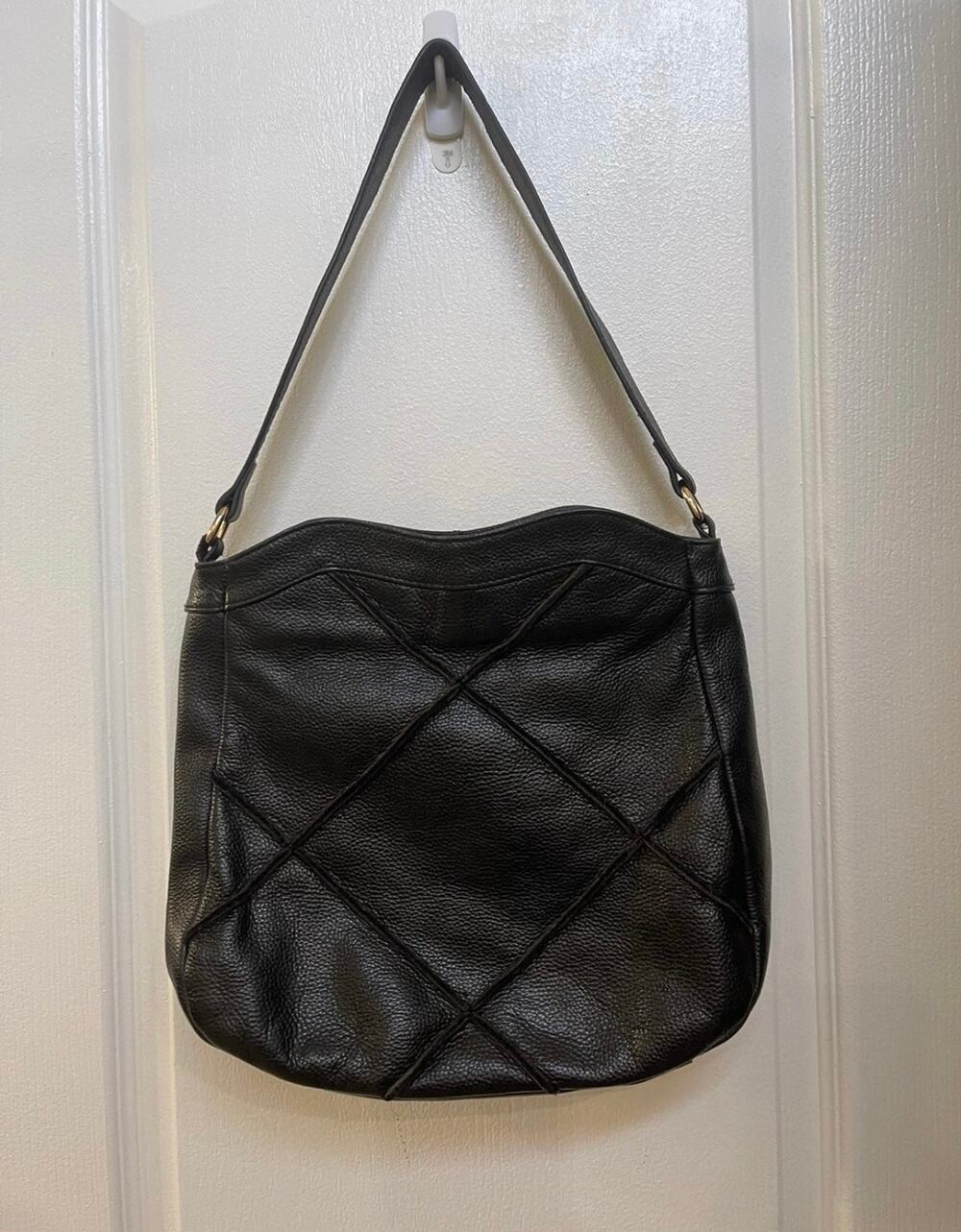 Nyla Noor black leather quilted shoulder purse vintage